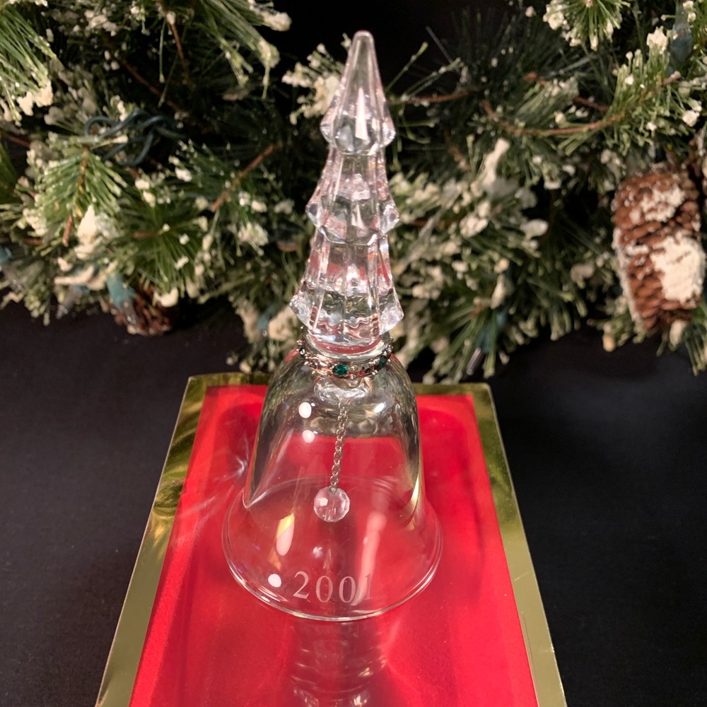Vintage Lenox 2001 Annual Crystal Bell Ornament!